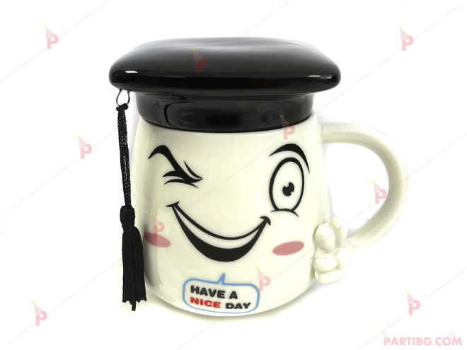 Керамична чаша с декор и капаче - академична шапка №2 | PARTIBG.COM