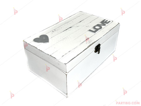 Кутия за бижута бяла със сиво сърце и надпис Love /дървена/
