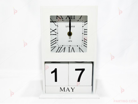 Настолен часовник с вечен календар