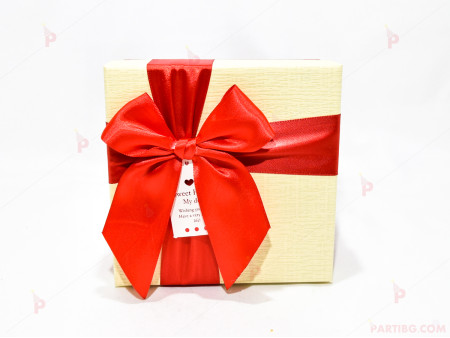 Кутия за подарък - квадратна 1