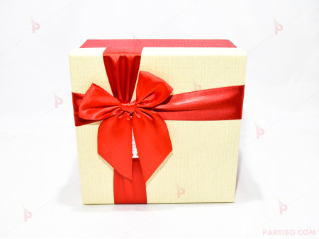 Кутия за подарък - квадратна 3