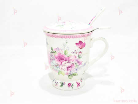 Чаша за чай с цедка бяла с цветя