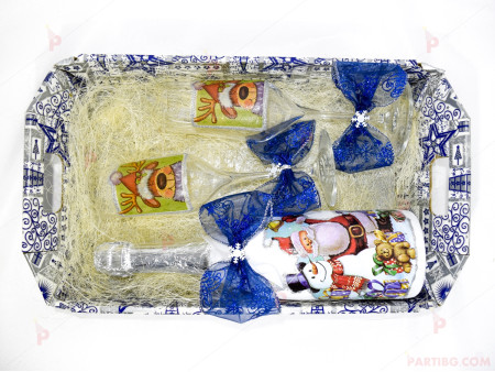 Коледен подарък - бутилка шампанско с чаши със синя панделка