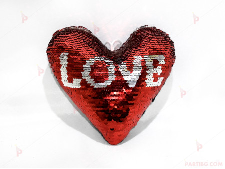 Плюшено сърце с надпис "LOVE" с паети в променящ се цвят