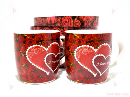 Две чаши с декор сърца и рози в подаръчна кутия 3
