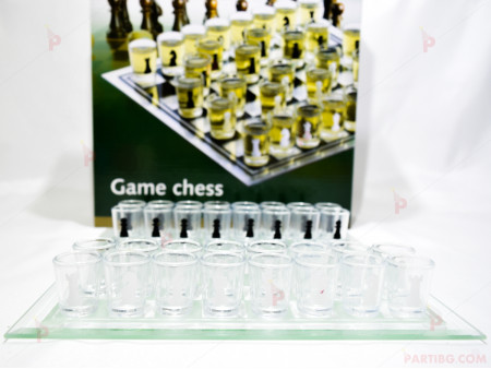 Стъклен шах "за напиване"