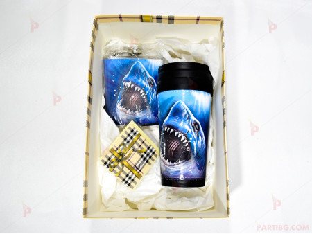 Подаръчен комплект термо чаша и джобна бутилка с акула