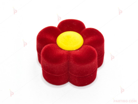 Подаръчна кутия за бижу от кадифе-цвете в червено