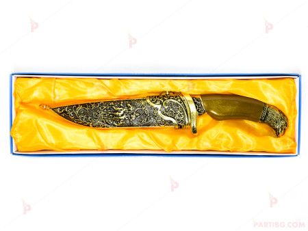 Нож с декор орел в кутия
