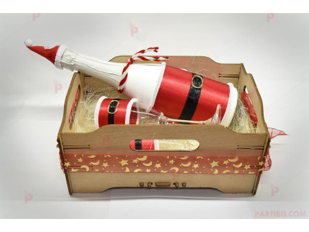 Коледен подарък - бутилка шампанско с две чаши в дървена касетка