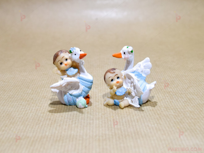 Подарък за гост фигурка бебе с лебед в синьо | PARTIBG.COM