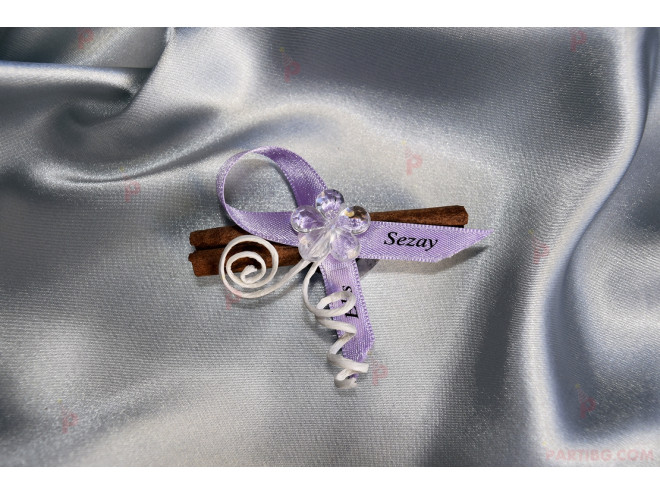 Подаръче магнит с канелка в лилаво с прозрачно цветенце