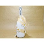 Шампанско с органзена лента в цвят праскова и бели маргаритки | PARTIBG.COM